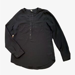 Old Navy women’s black oversized Long Sleeve Shirt